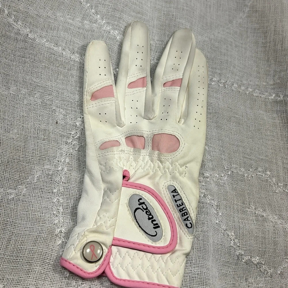 Cabretta left leather golf glove